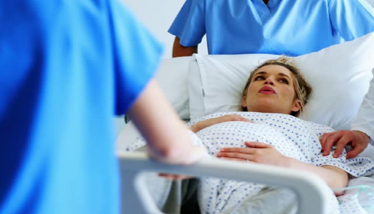 الحالات التي يجب فيها تجنب الولادة الطبيعية بعد القيصرية 